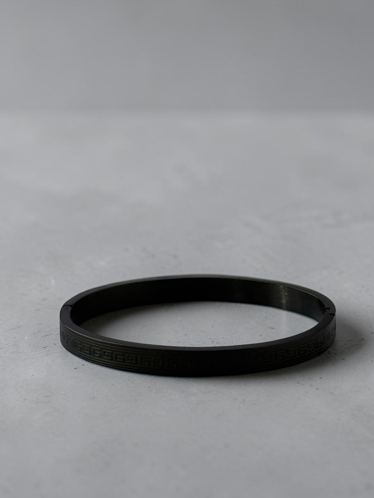 Phantom Border Bracelet