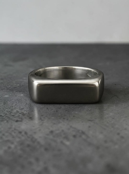 Silvery ring
