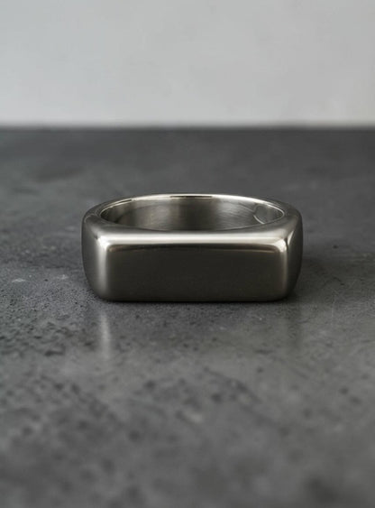 Silvery ring