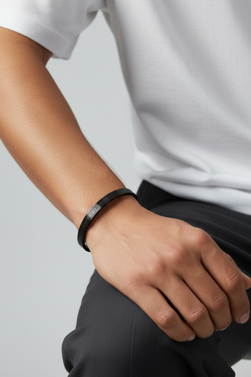 Phantom Border Bracelet