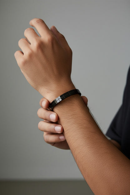 Midnight Notch Bracelet