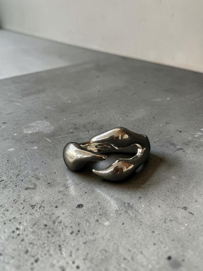 The Claw Ring