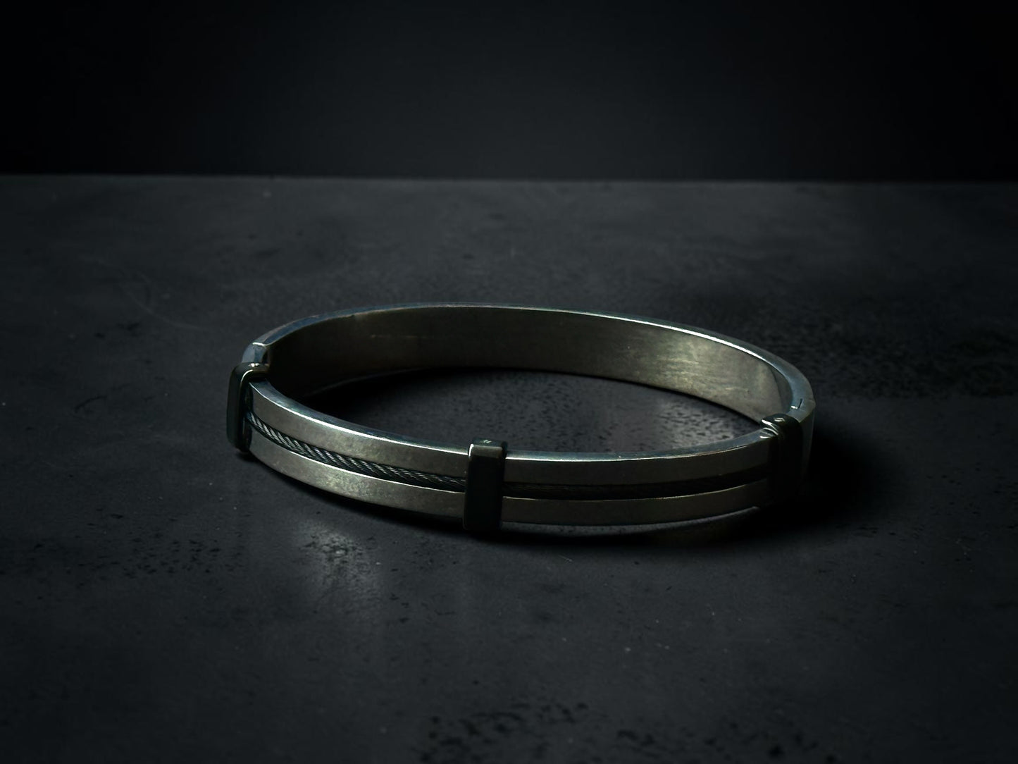 Elite Wire Bangle
