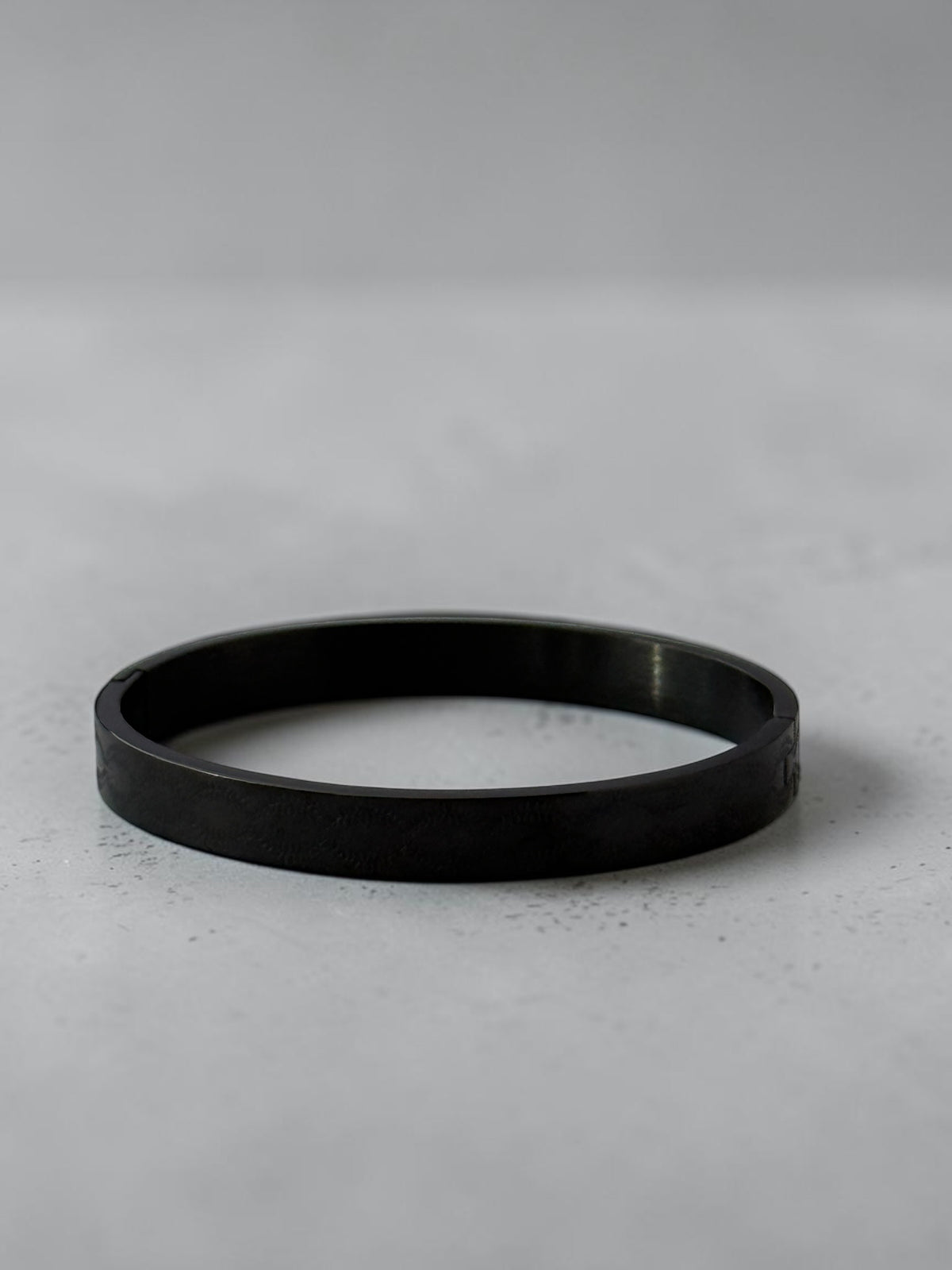 ETERNAL LOOP Bangle